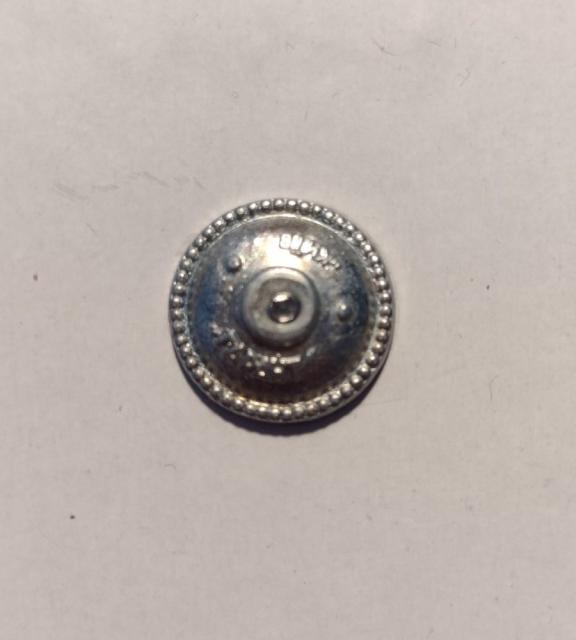 Служити та захищати, Україна